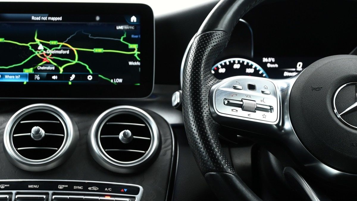 Mercedes-Benz GLC Image 14