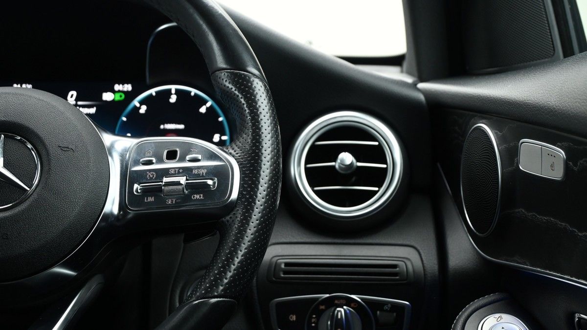 Mercedes-Benz GLC Image 15