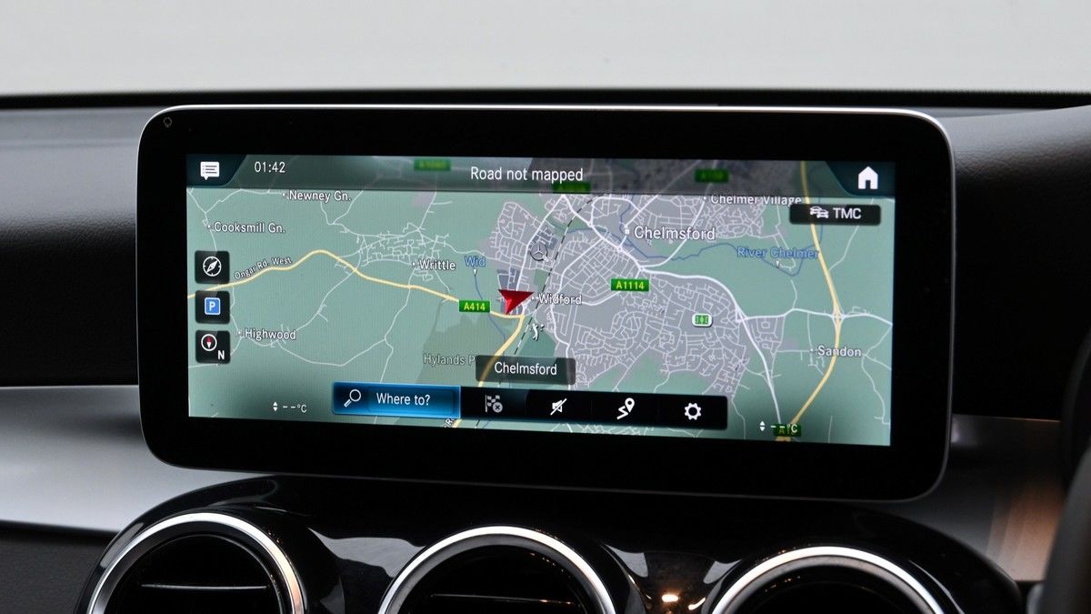 Mercedes-Benz GLC Image 11