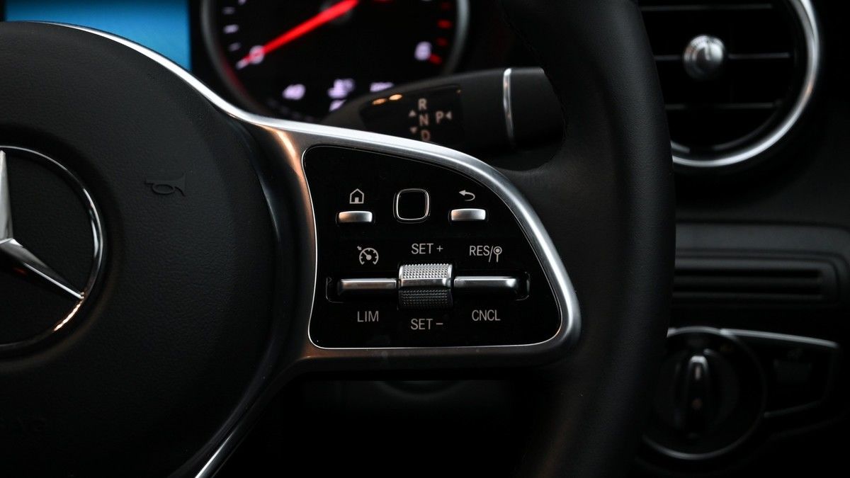 Mercedes-Benz GLC Image 16