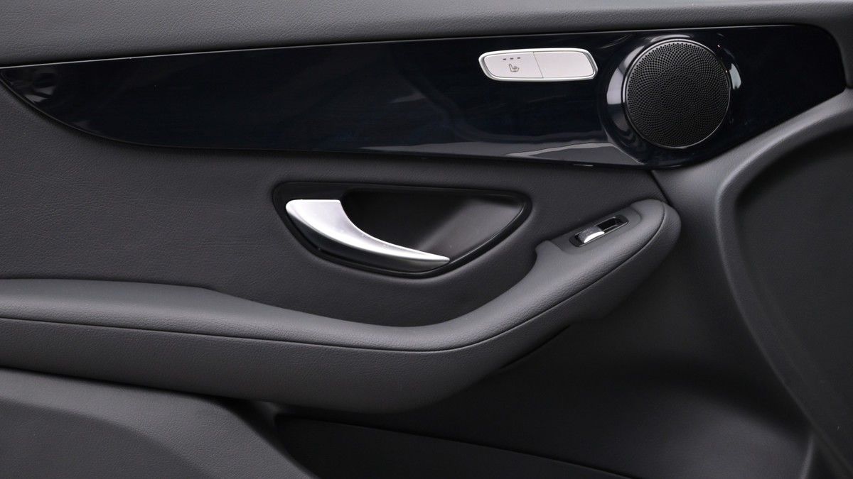 Mercedes-Benz GLC Image 13