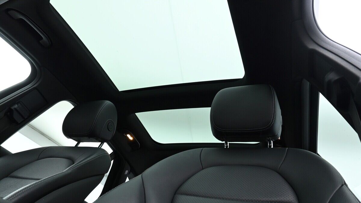 Mercedes-Benz GLC Image 2