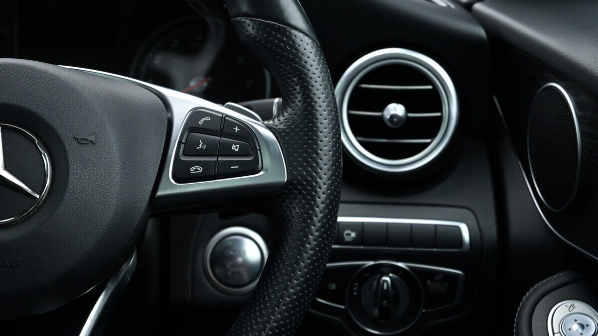 Mercedes-Benz GLC Image 16