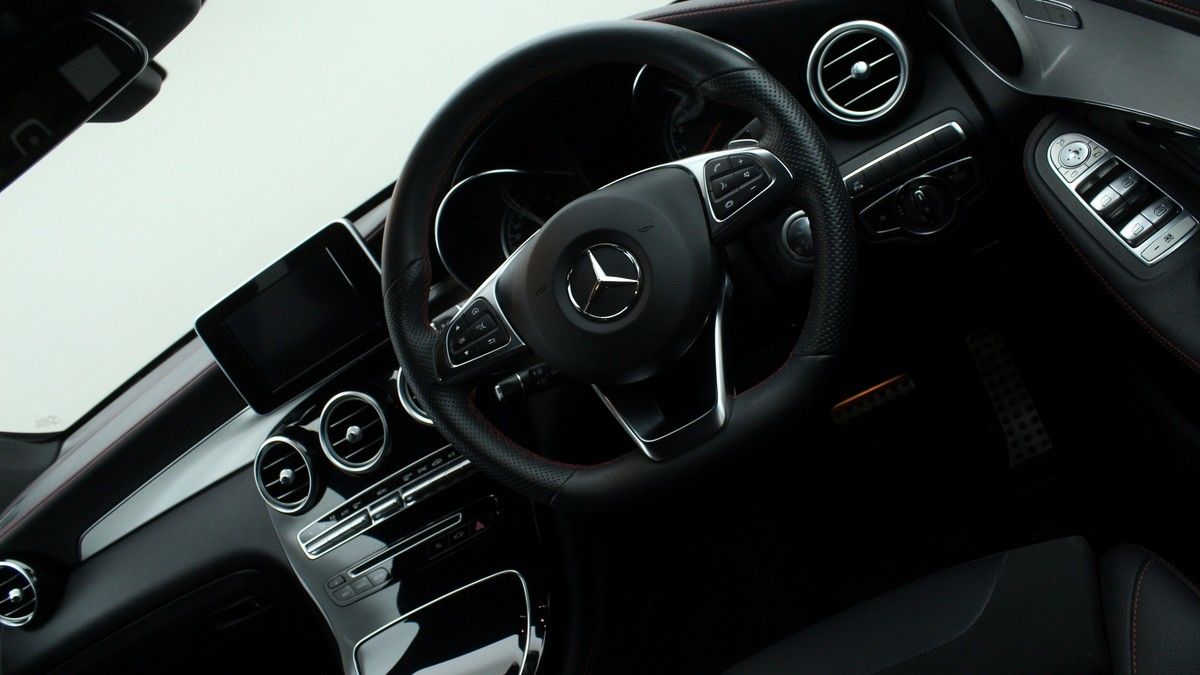 Mercedes-Benz GLC Image 2