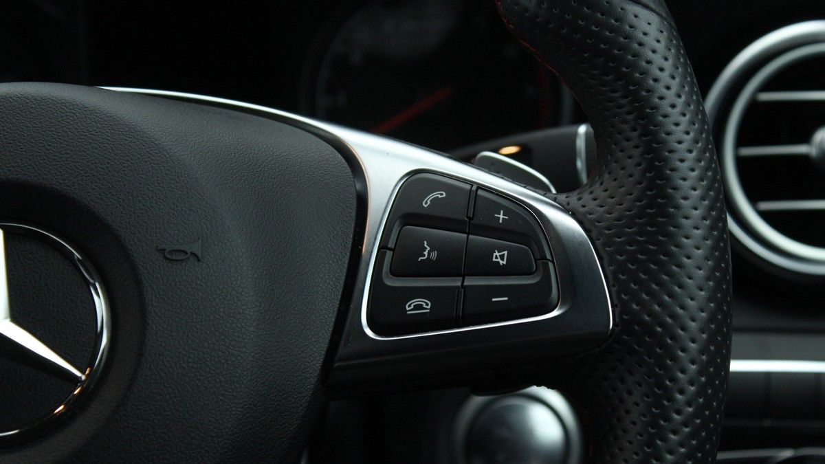 Mercedes-Benz GLC Image 16