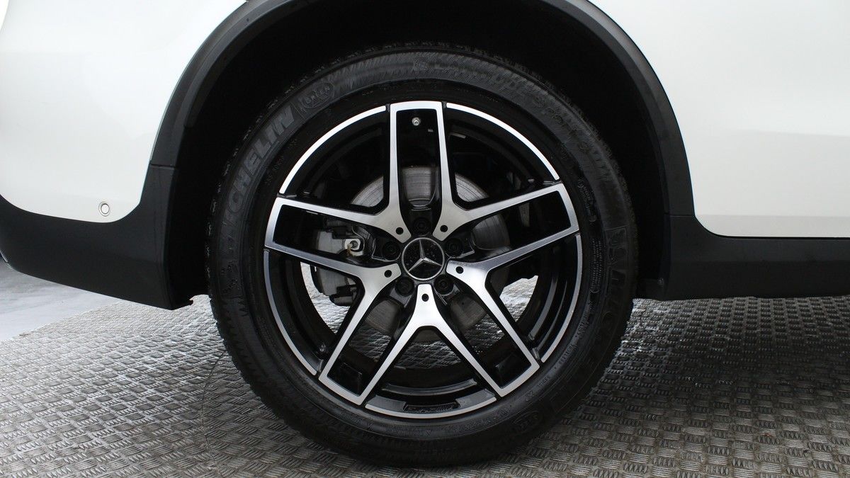 Mercedes-Benz GLC Image 9