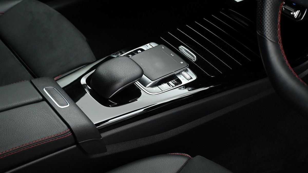 Mercedes-Benz A Class Image 2