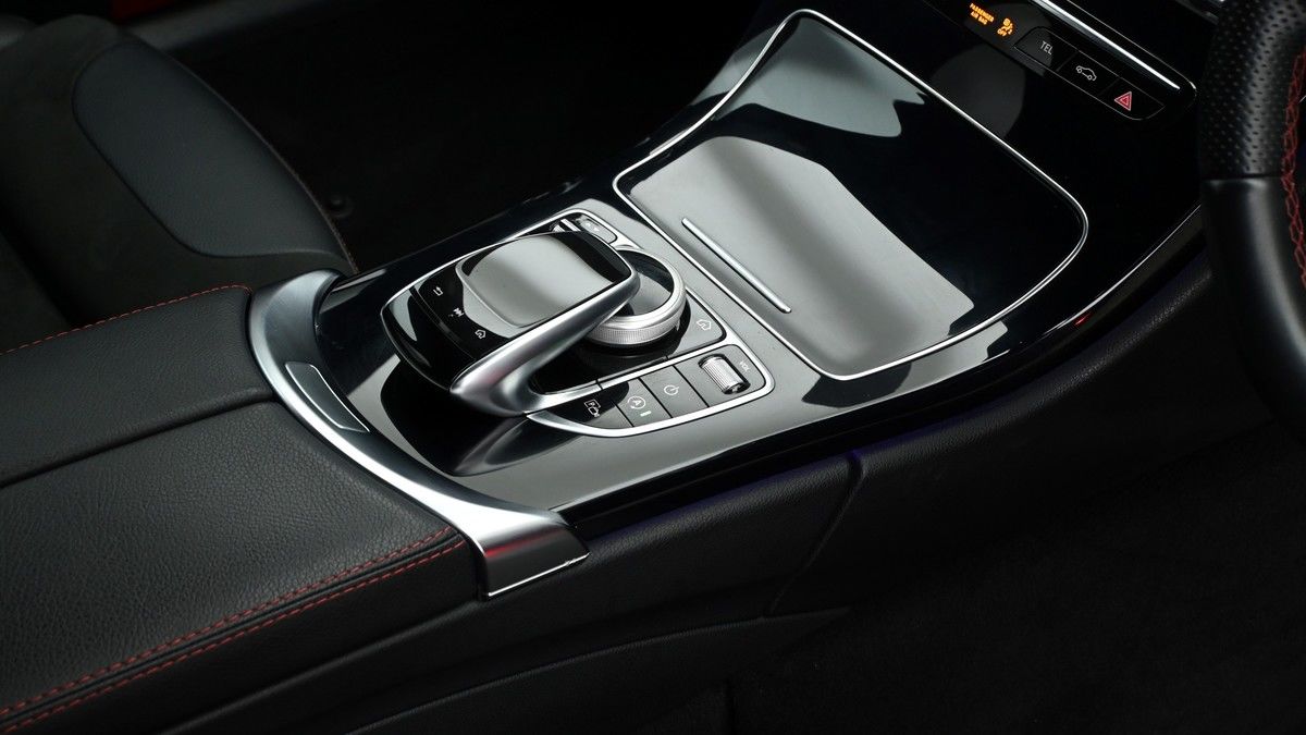 Mercedes-Benz C Class Image 2
