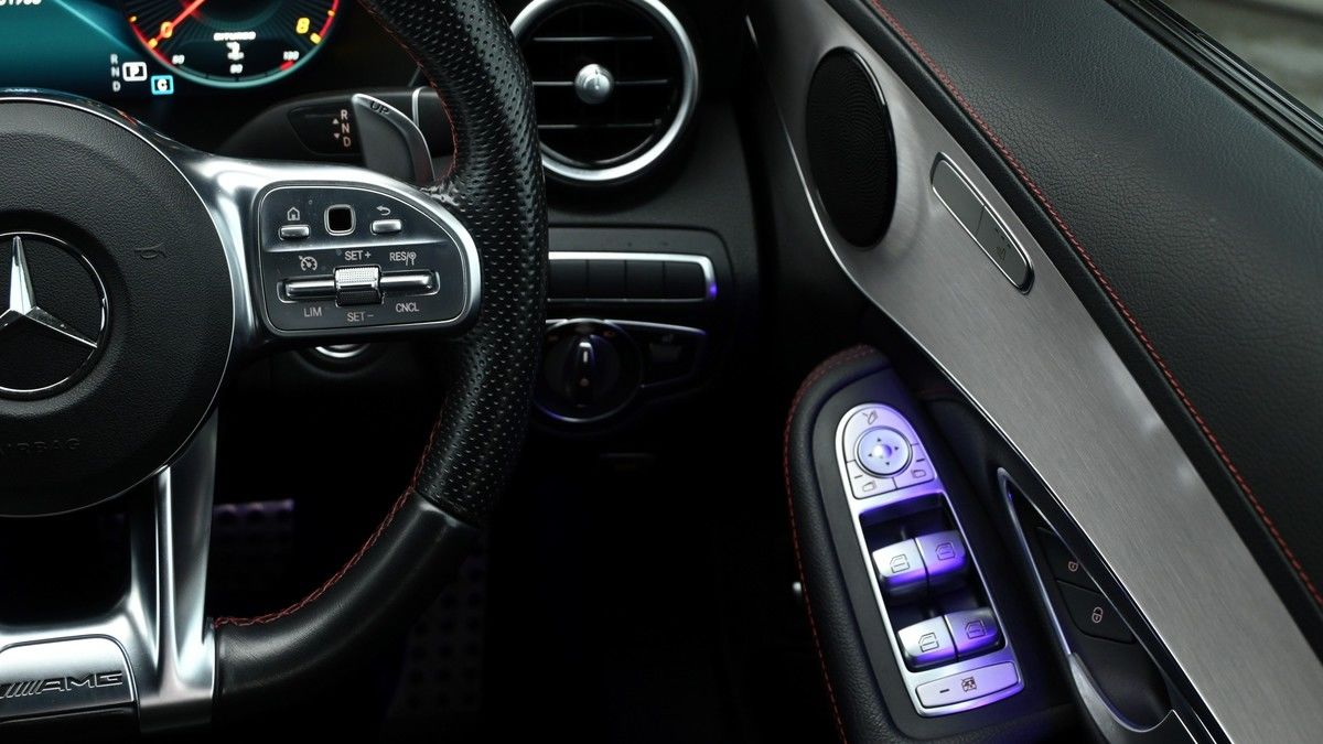Mercedes-Benz C Class Image 16