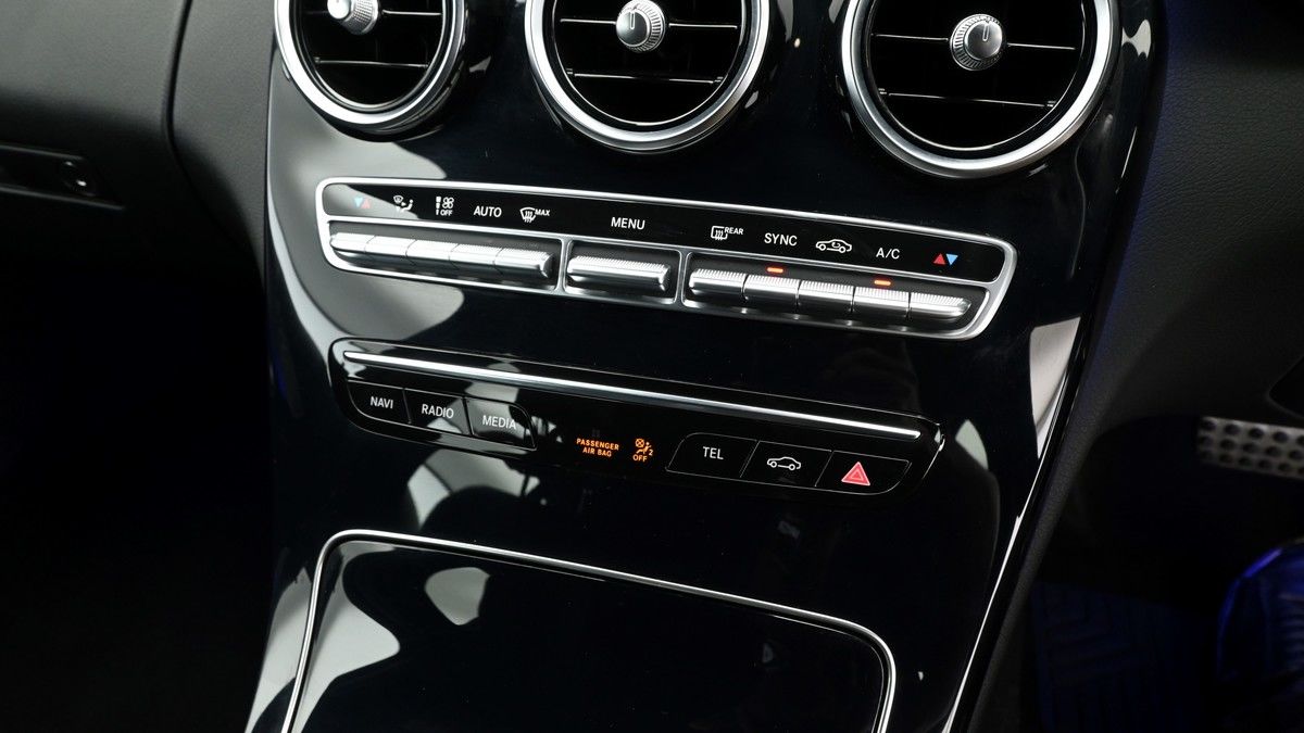 Mercedes-Benz C Class Image 12
