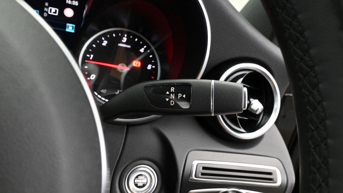 Mercedes-Benz C Class Image 2