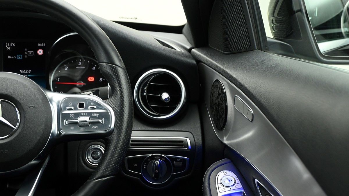 Mercedes-Benz C Class Image 16