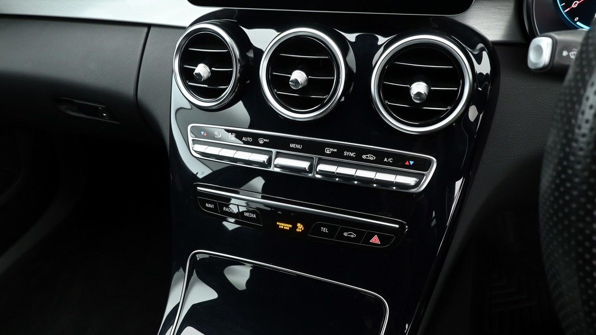 Mercedes-Benz C Class Image 12