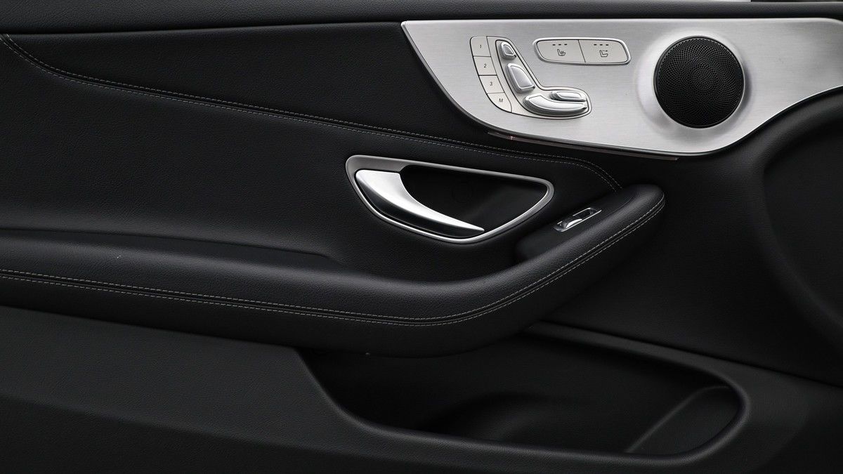 Mercedes-Benz C Class Image 12