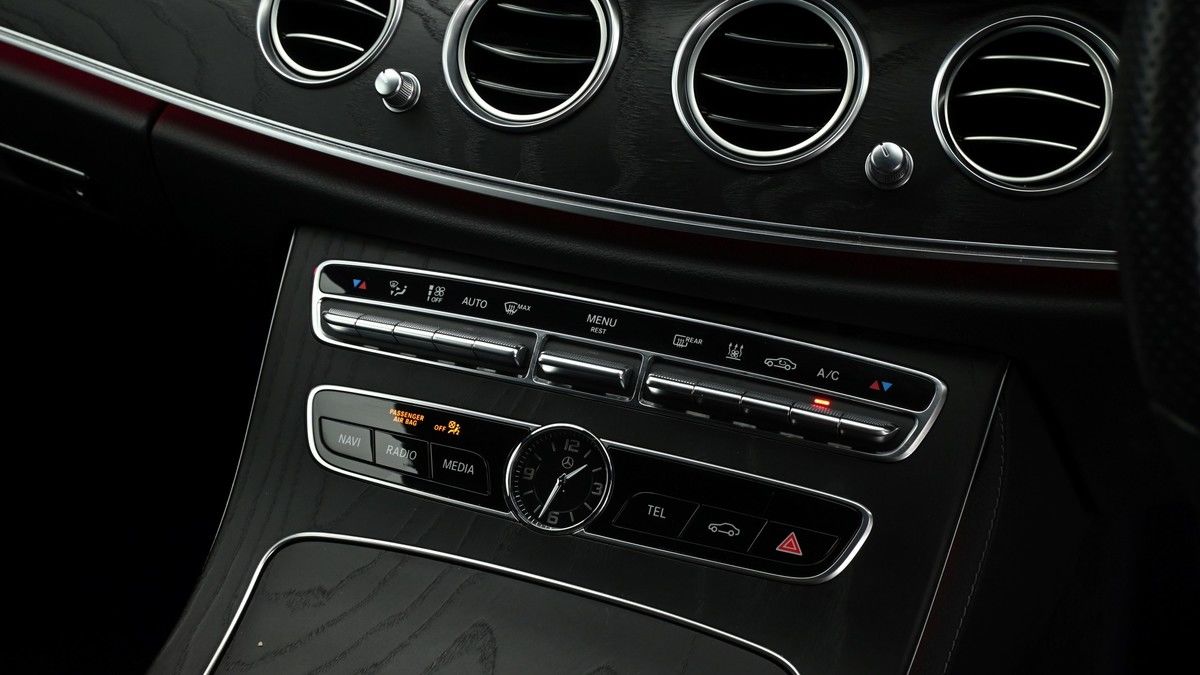 Mercedes-Benz E Class Image 11