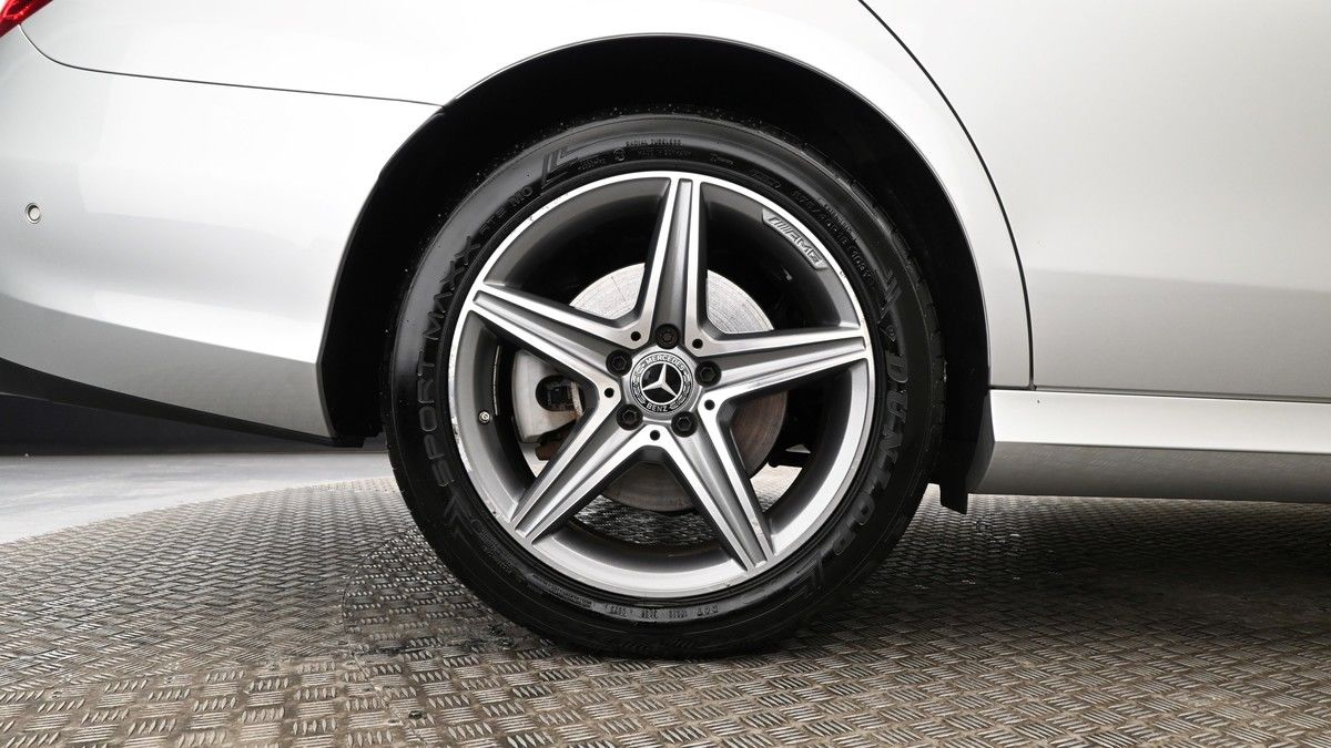 Mercedes-Benz E Class Image 8