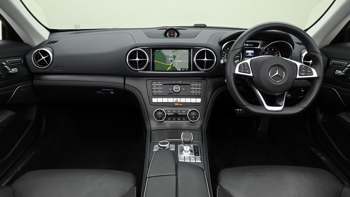 Mercedes-Benz SL Image 13