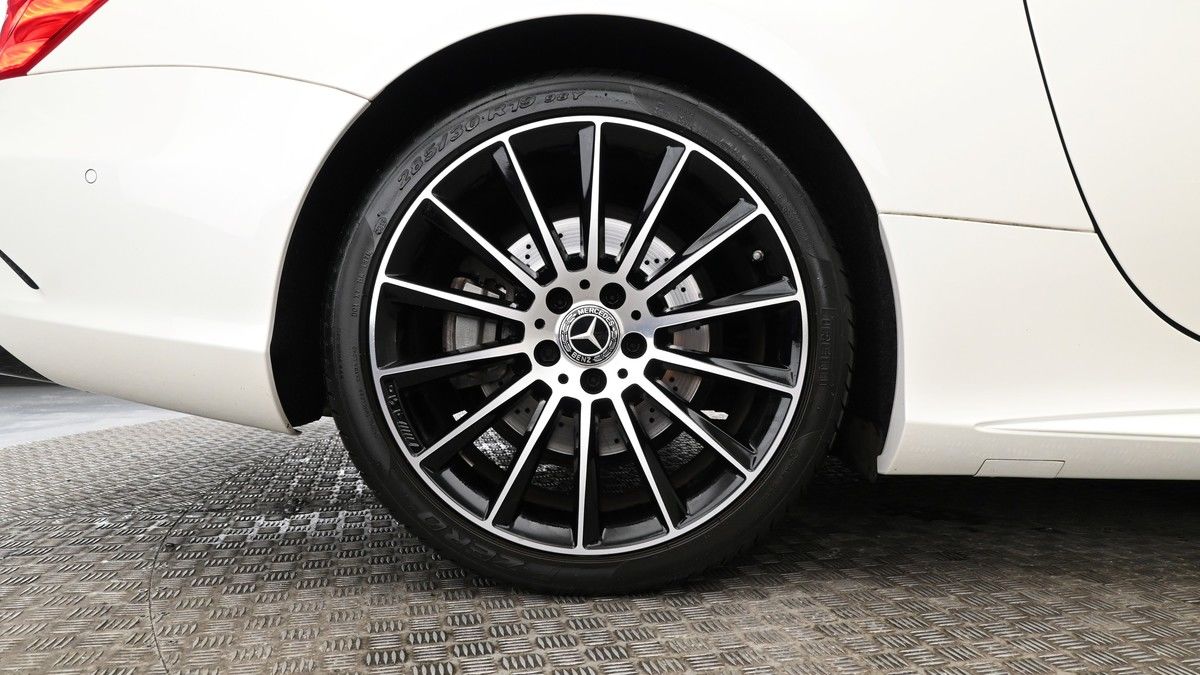Mercedes-Benz SL Image 8