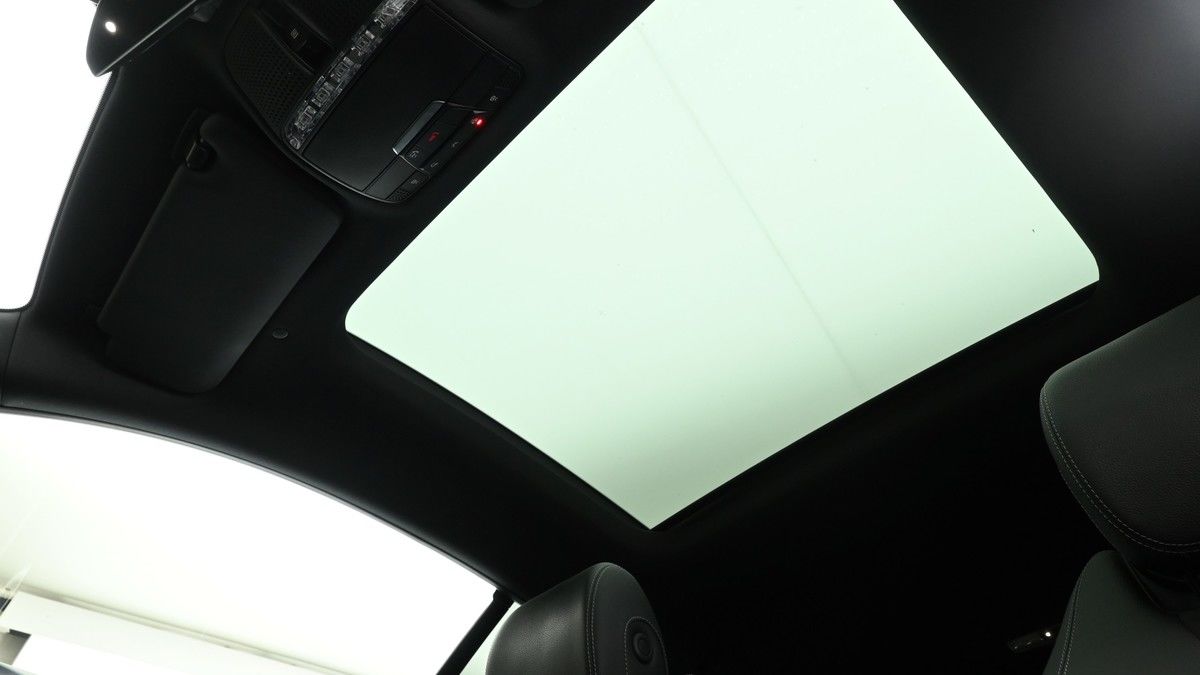 Mercedes-Benz E Class Image 2