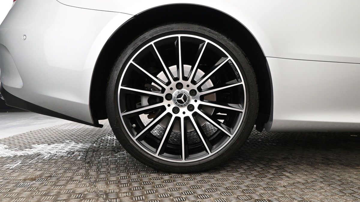 Mercedes-Benz E Class Image 9