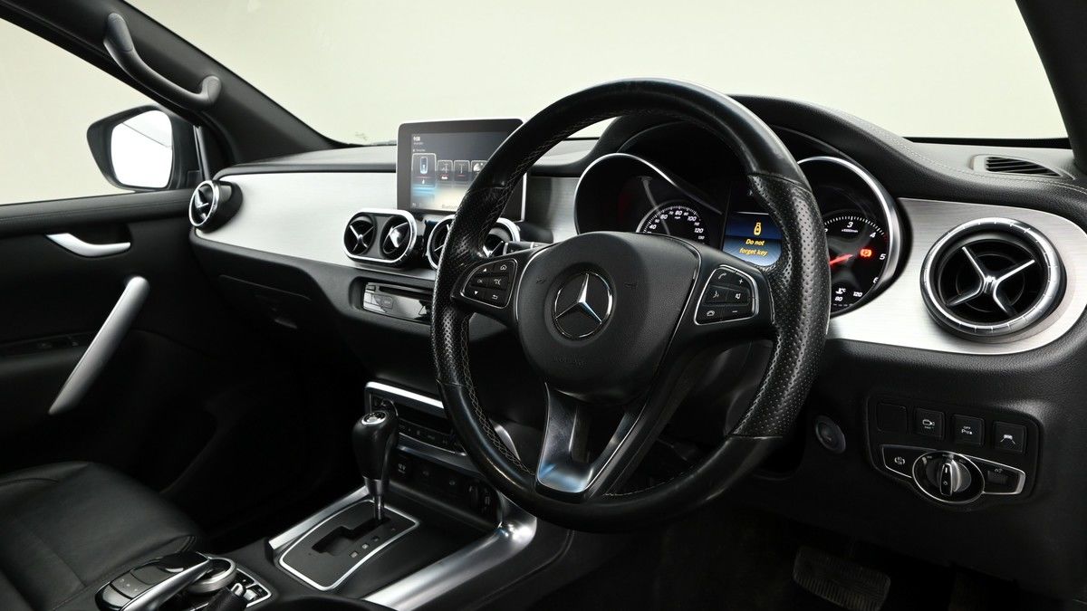 Mercedes-Benz X Class Image