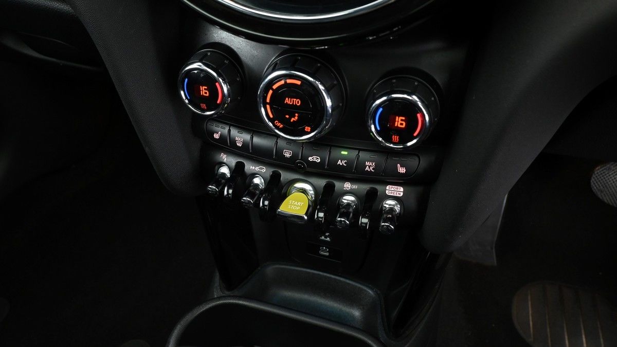 MINI Hatch Image 12