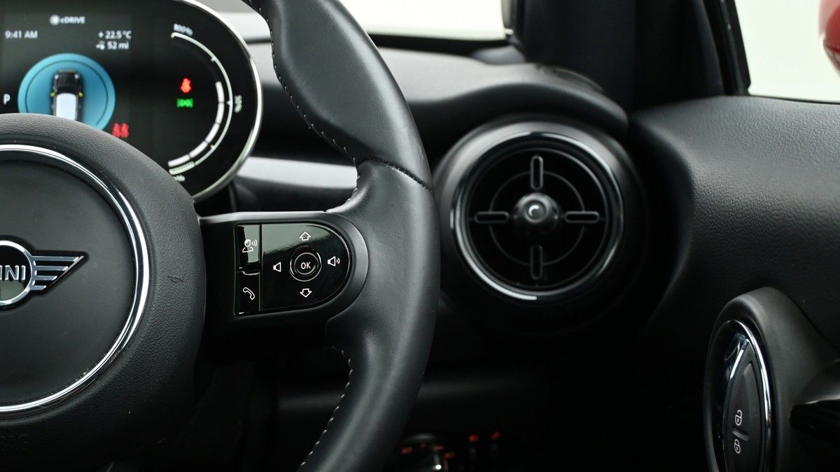 MINI Hatch Image 16