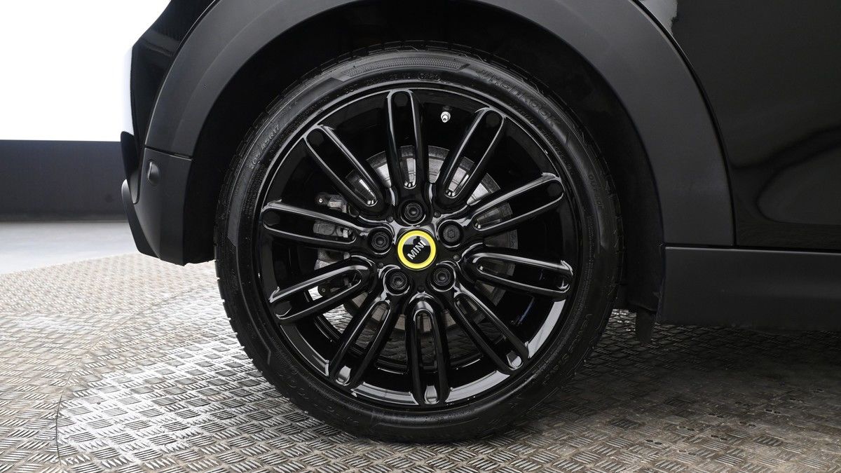 MINI Hatch Image 9