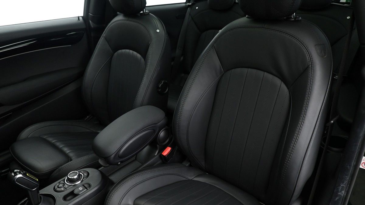 MINI Hatch Image 4
