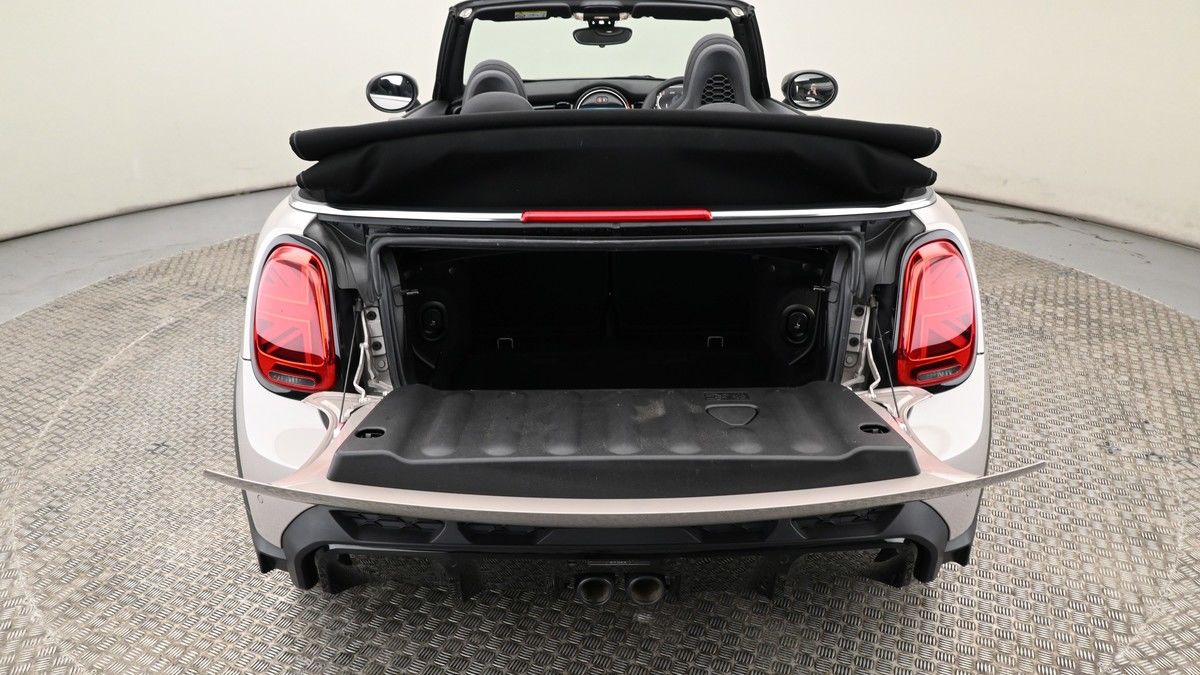 MINI Convertible Image 9