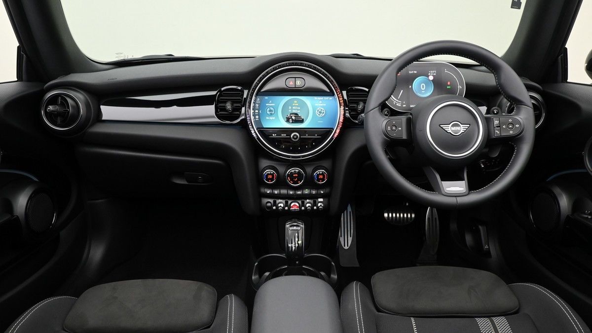 MINI Convertible Image 13