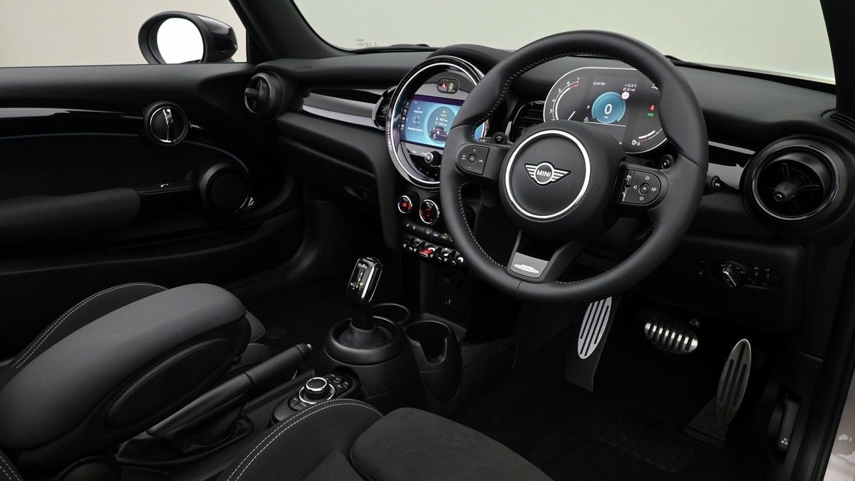 MINI Convertible Image 2
