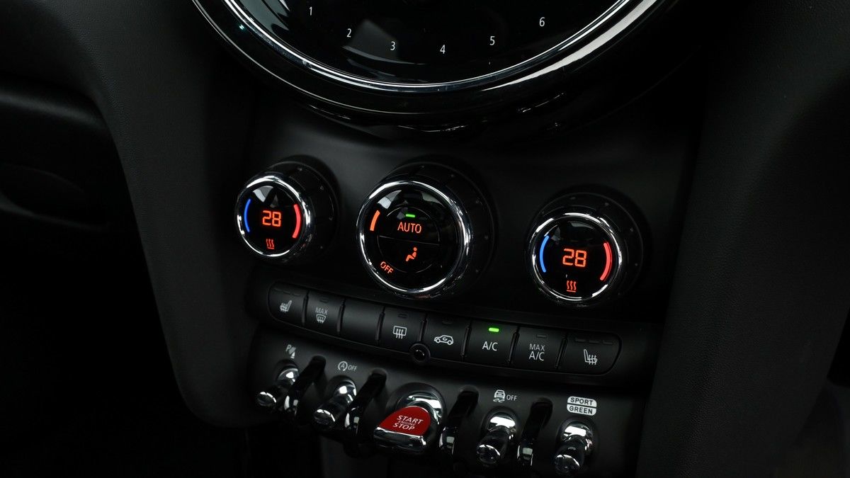 MINI Hatch Image 12