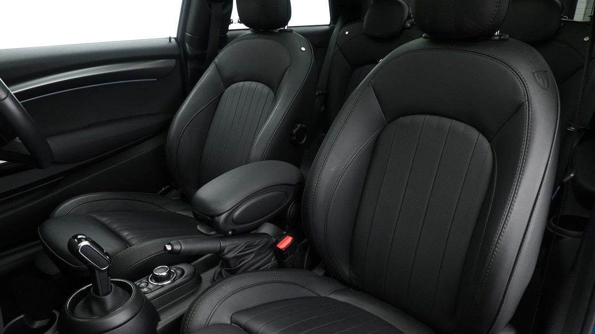 MINI Hatch Image 4