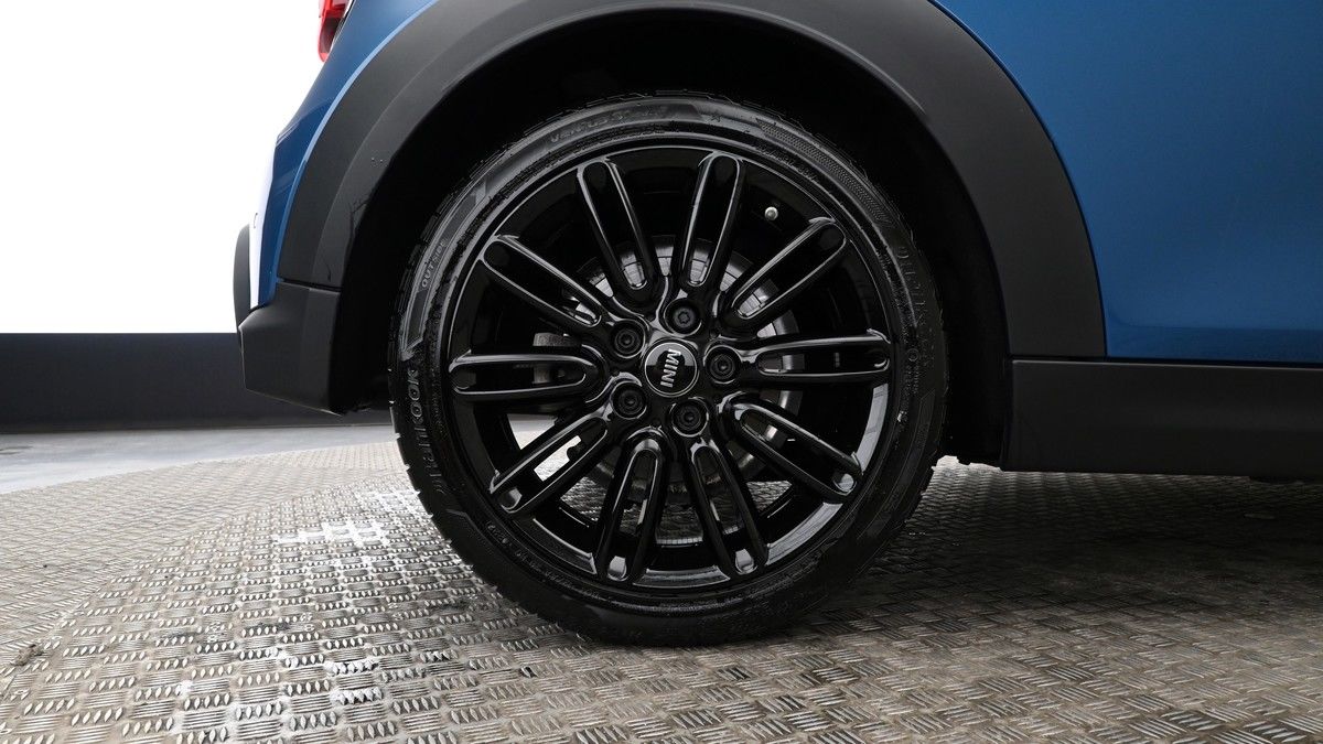 MINI Hatch Image 9