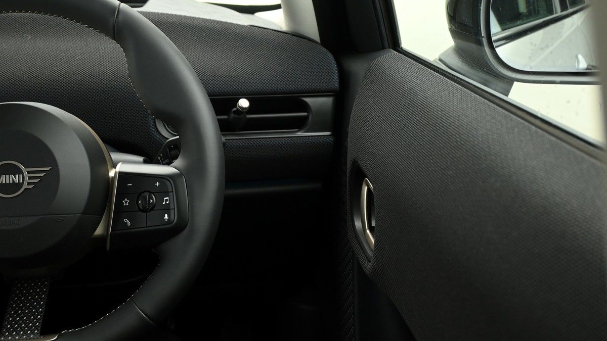 MINI Hatch Image 16