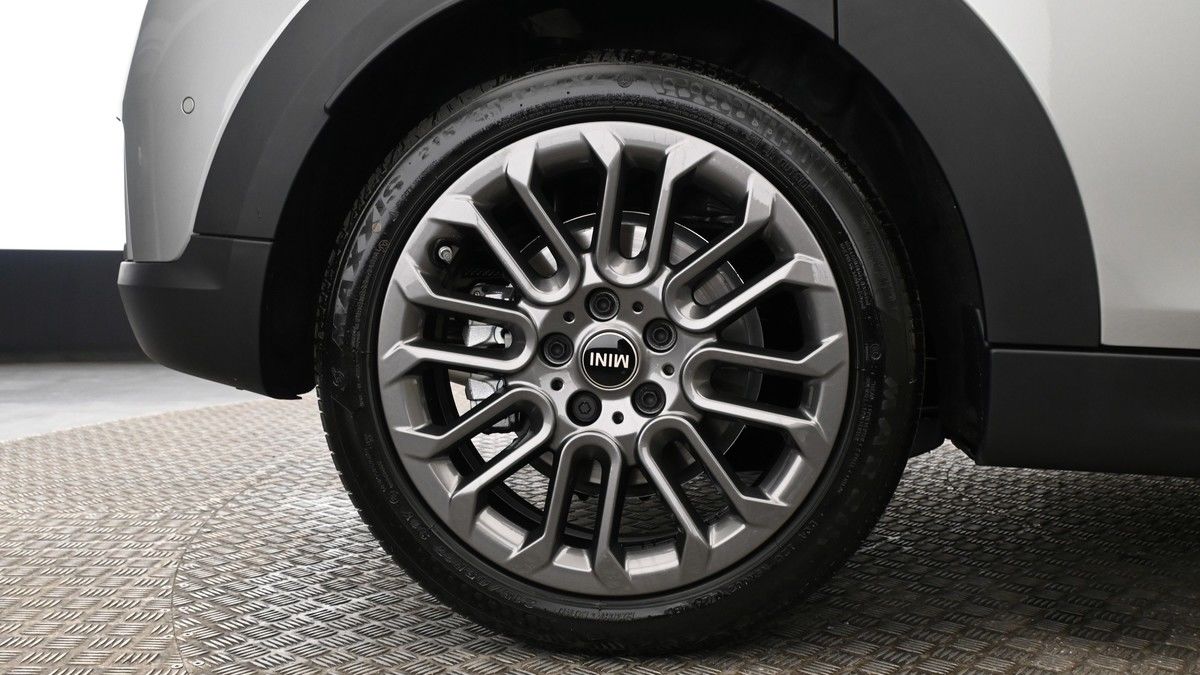 MINI Hatch Image 9