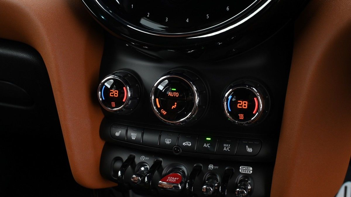 MINI Hatch Image 11