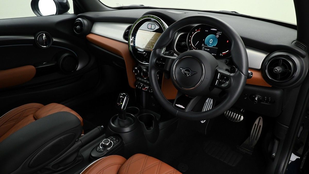 MINI Hatch Image 2