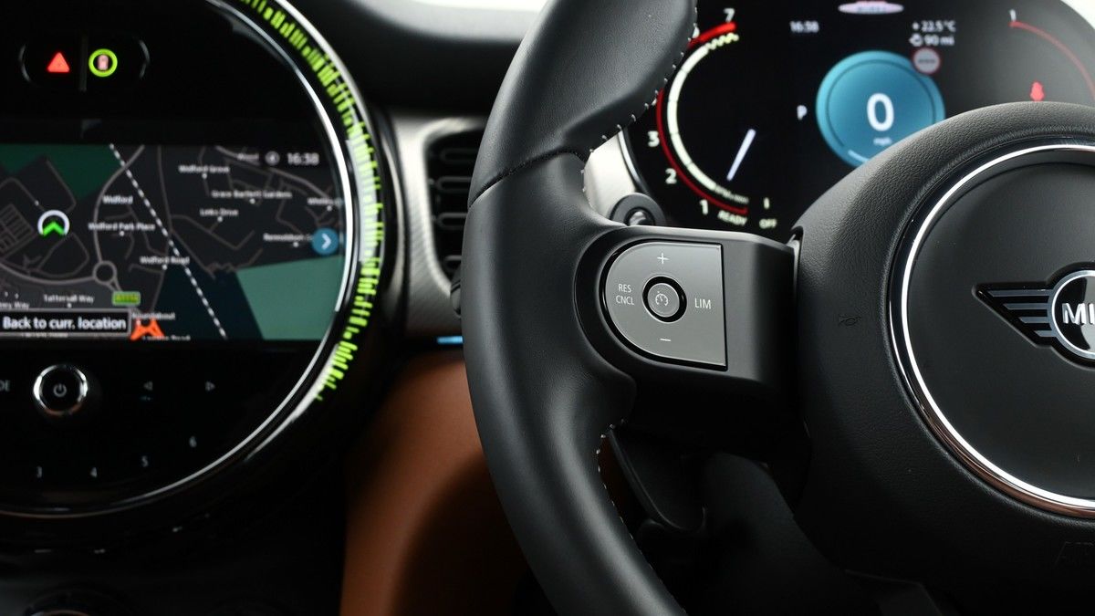 MINI Hatch Image 14