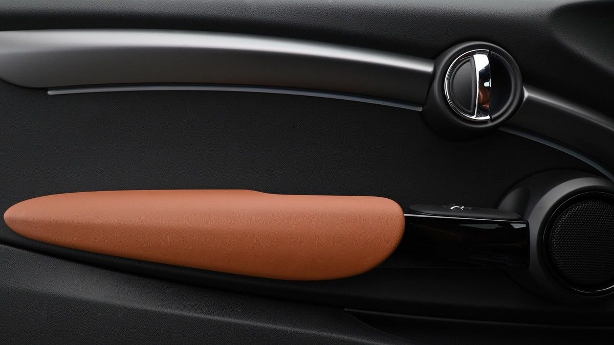 MINI Hatch Image 12