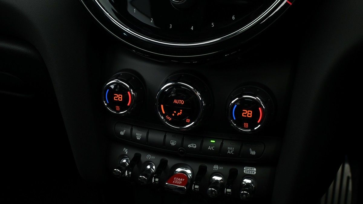 MINI Hatch Image 12