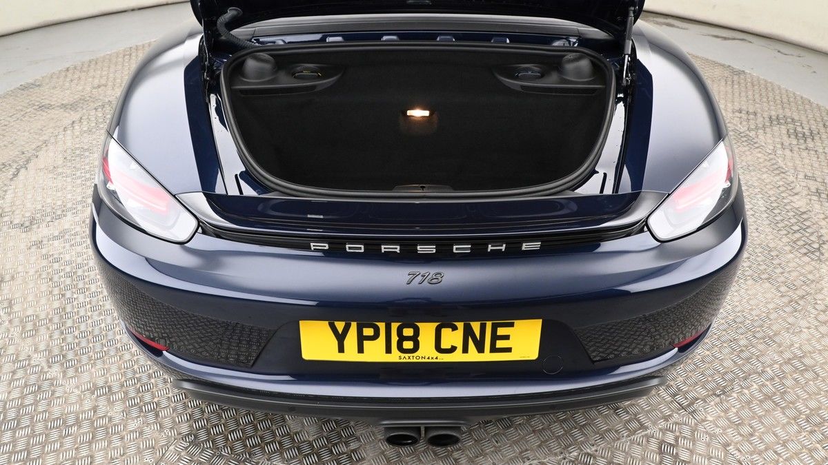 Porsche 718 Boxster Image 10