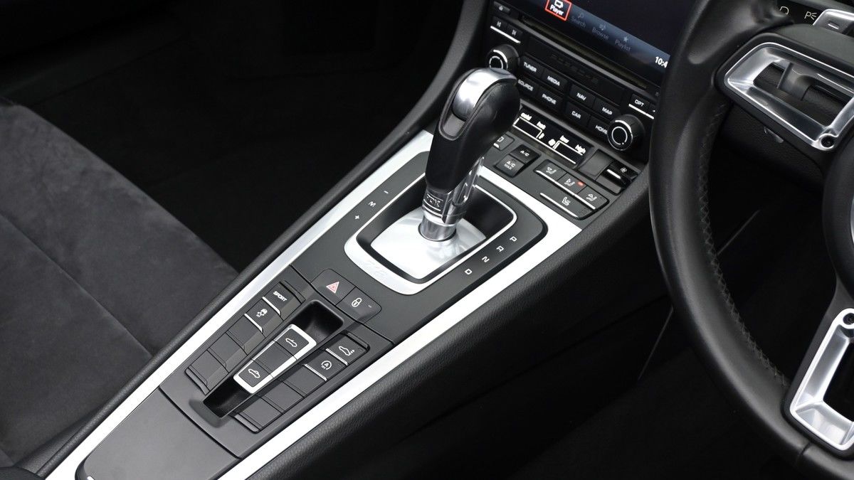 Porsche 718 Boxster Image 2