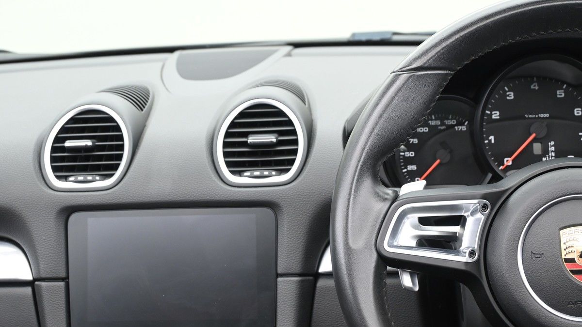 Porsche 718 Boxster Image 15