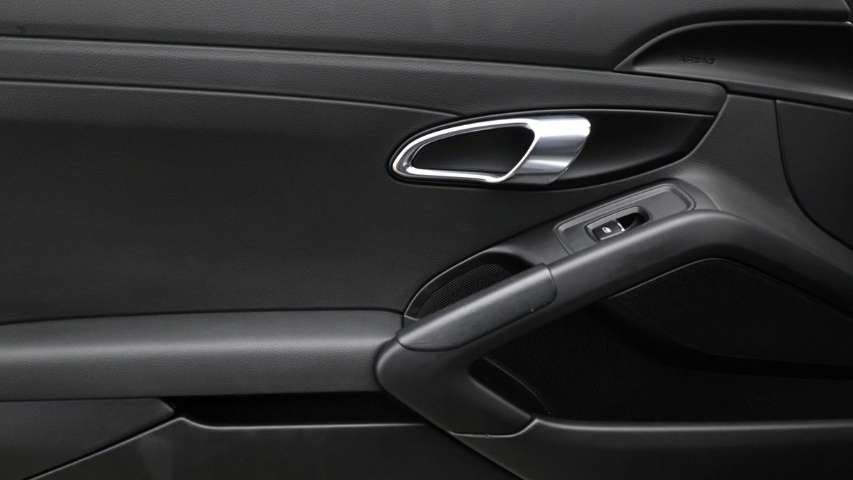 Porsche 718 Boxster Image 13