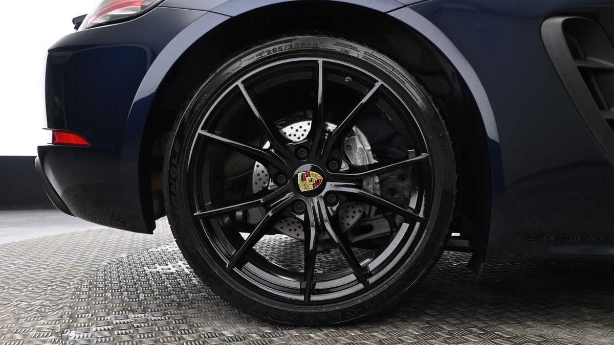 Porsche 718 Boxster Image 9
