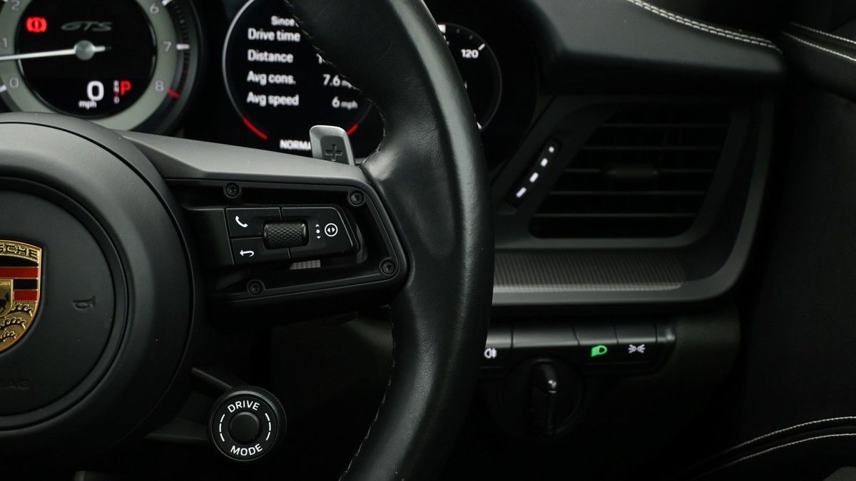 Porsche 911 Image 15