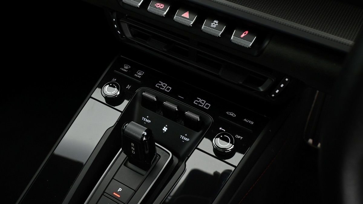 Porsche 911 Image 12