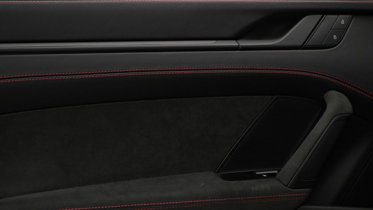 Porsche 911 Image 13